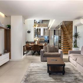 4 Bedroom Villa with Salt Water Pool, Private mini golf course and Rooftop Terrace near Opatija, Sleeps 8